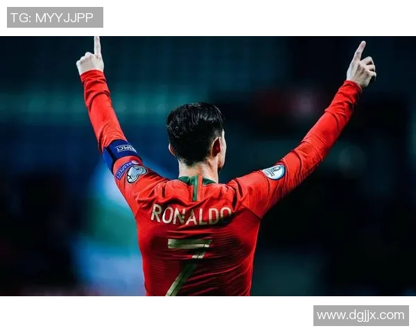 历代足球传奇球星全名单 盘点足坛巅峰人物及历史成就